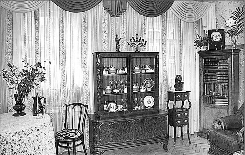 Иллюстрация к книге — Петербургские доходные дома. Очерки из истории быта [i_266.jpg]