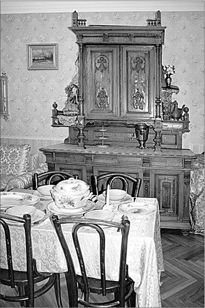 Иллюстрация к книге — Петербургские доходные дома. Очерки из истории быта [i_279.jpg]