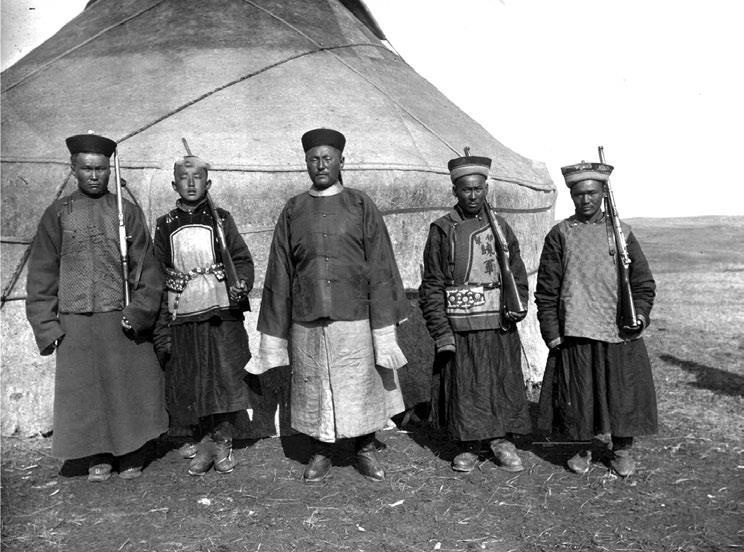 Иллюстрация к книге — Деревянные пушки Китая [i_045.jpg]