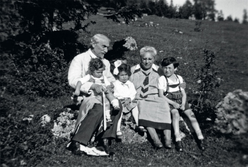 Иллюстрация к книге — Лара. Нерассказанная история любви, вдохновившая на создание «Доктора Живаго» [_9.jpg]