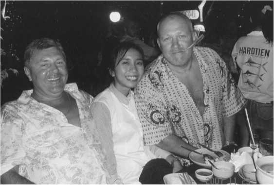 Иллюстрация к книге — Исповедь русского гангстера. Хроники времен организованного бандитизма. Книга вторая [i_025.jpg]