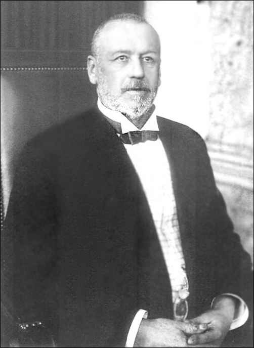 Иллюстрация к книге — Великие княгини и князья семьи Романовых [_page_387_image_0001_tn.jpg]