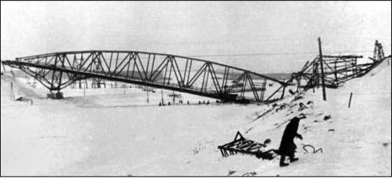 Иллюстрация к книге — Яхромский мост: Крах «Тайфуна» [i_056.jpg]