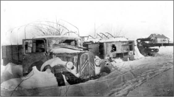 Иллюстрация к книге — Яхромский мост: Крах «Тайфуна» [i_138.jpg]