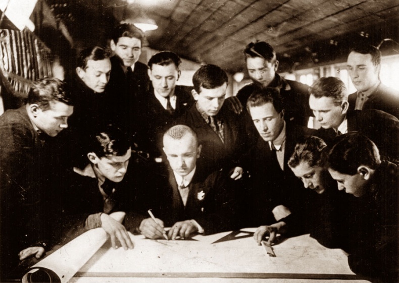 Иллюстрация к книге — Цель жизни. Записки авиаконструктора [i_066.jpg]