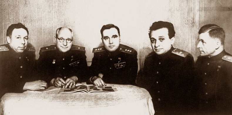 Иллюстрация к книге — Цель жизни. Записки авиаконструктора [i_306.jpg]