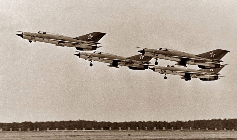 Иллюстрация к книге — Цель жизни. Записки авиаконструктора [i_355.jpg]