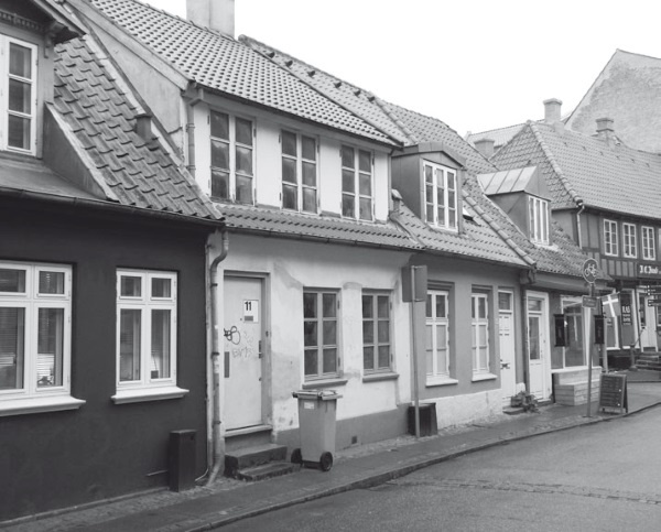 Иллюстрация к книге — Дом на хвосте паровоза. Путеводитель по Европе в сказках Андерсена [i_071.jpg]