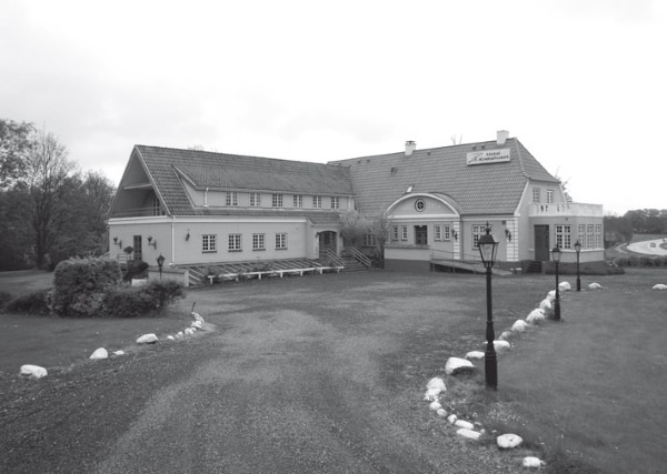 Иллюстрация к книге — Дом на хвосте паровоза. Путеводитель по Европе в сказках Андерсена [i_091.jpg]