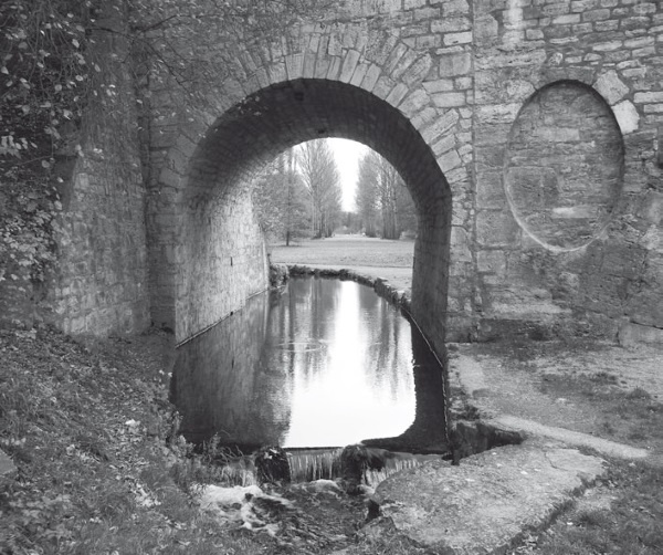 Иллюстрация к книге — Дом на хвосте паровоза. Путеводитель по Европе в сказках Андерсена [i_103.jpg]