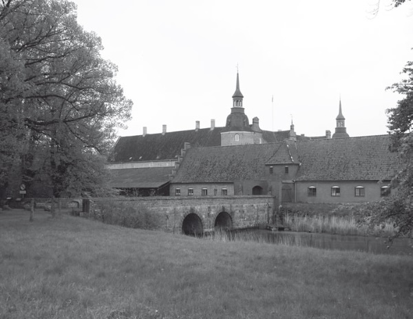 Иллюстрация к книге — Дом на хвосте паровоза. Путеводитель по Европе в сказках Андерсена [i_172.jpg]