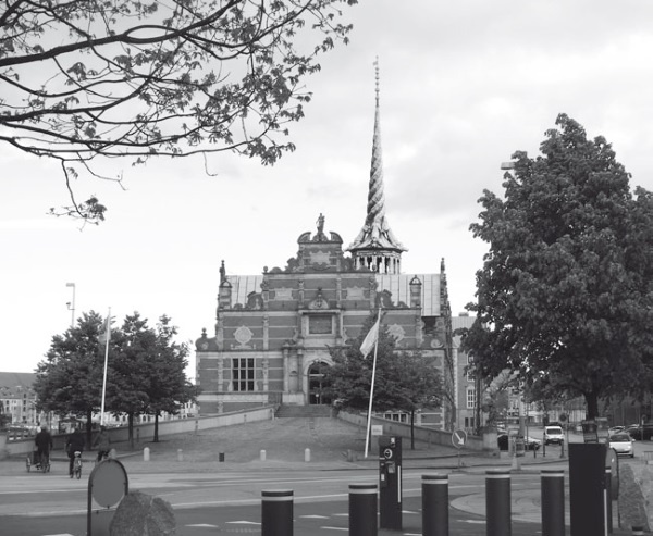 Иллюстрация к книге — Дом на хвосте паровоза. Путеводитель по Европе в сказках Андерсена [i_180.jpg]