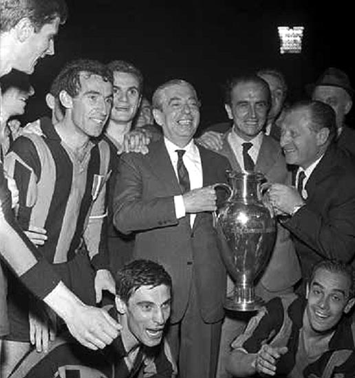 Иллюстрация к книге — История Лиги Чемпионов [i_008.jpg]