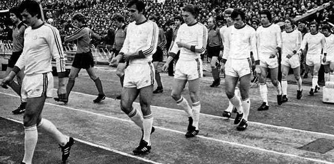 Иллюстрация к книге — История Лиги Чемпионов [i_032.jpg]