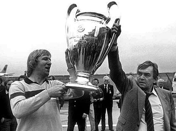 Иллюстрация к книге — История Лиги Чемпионов [i_044.jpg]