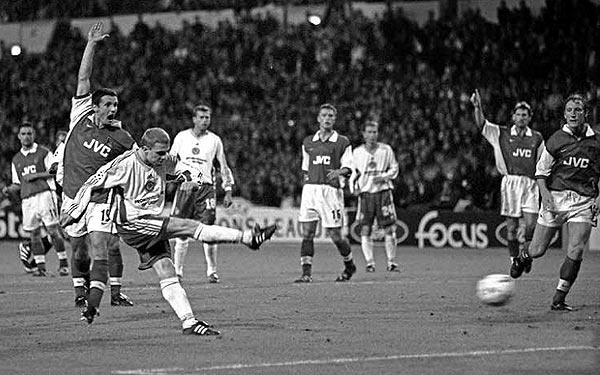 Иллюстрация к книге — История Лиги Чемпионов [i_083.jpg]