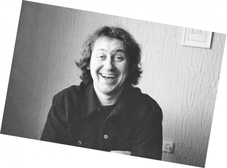 Иллюстрация к книге — Квартет Я. Как создавался самый смешной театр страны [i_004.jpg]