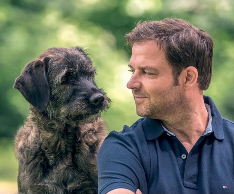 Иллюстрация к книге — Идеальная собака не выгуливает хозяина. Как воспитать собаку без вредных привычек [i_031.jpg]