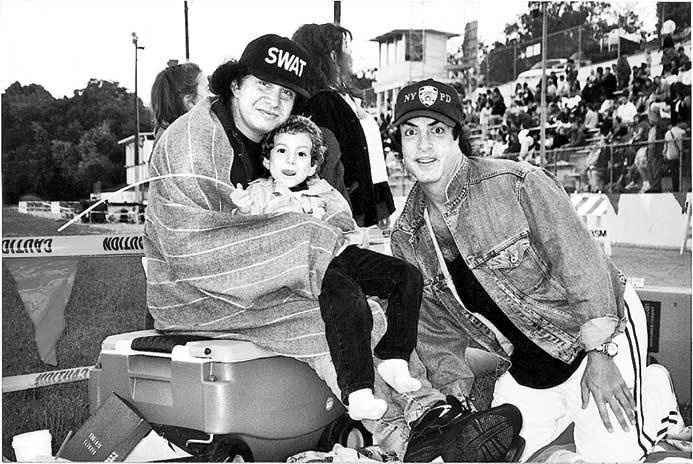 Иллюстрация к книге — KISS. Лицом к музыке: срывая маску [i_031.jpg]