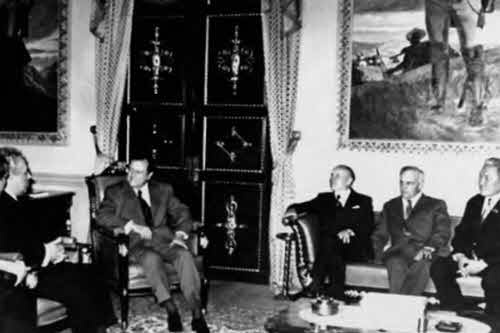 Иллюстрация к книге — Виктор Муравленко [nonjpegpng__500jpegshir26.jpg]