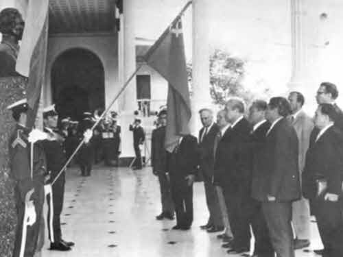 Иллюстрация к книге — Виктор Муравленко [nonjpegpng__500jpegshir27.jpg]