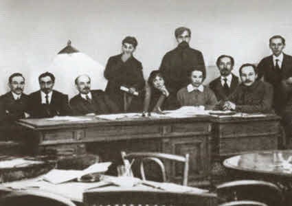 Иллюстрация к книге — Коллонтай [i_021.jpg]