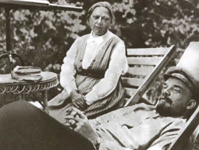 Иллюстрация к книге — Коллонтай [i_028.jpg]