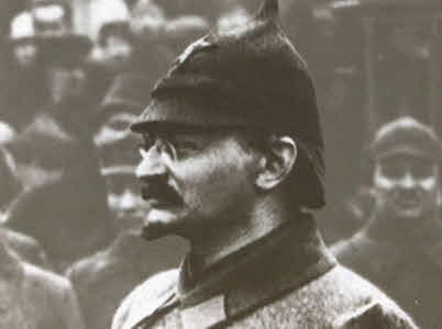 Иллюстрация к книге — Коллонтай [i_030.jpg]