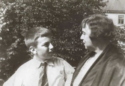 Иллюстрация к книге — Коллонтай [i_053.jpg]