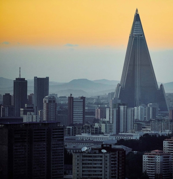 Иллюстрация к книге — Спросите у северокорейца. Бывшие граждане о жизни внутри самой закрытой страны мира [i_021.jpg]