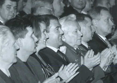 Иллюстрация к книге — Калашников [i_045.jpg]