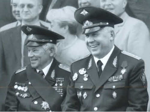 Иллюстрация к книге — Калашников [i_048.jpg]