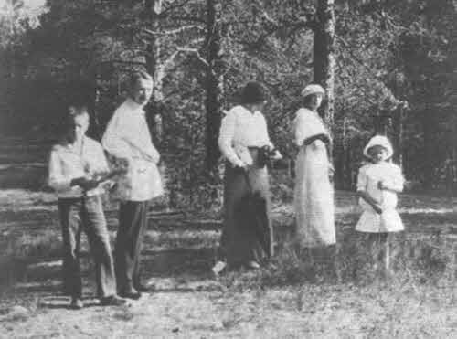 Иллюстрация к книге — Галина Уланова [i_009.jpg]