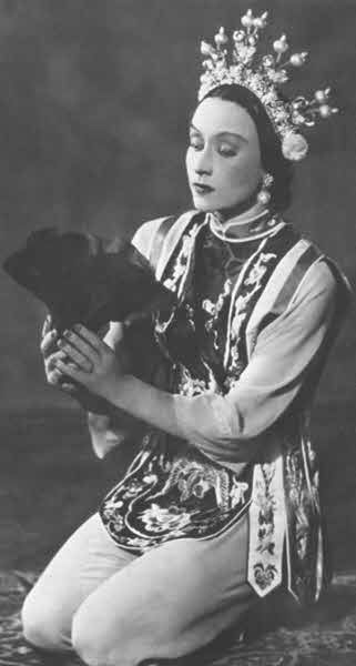 Иллюстрация к книге — Галина Уланова [i_035.jpg]