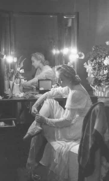 Иллюстрация к книге — Галина Уланова [i_036.jpg]