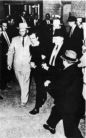 Иллюстрация к книге — Всемирная история для тех, кто всё забыл [i_112.jpg]