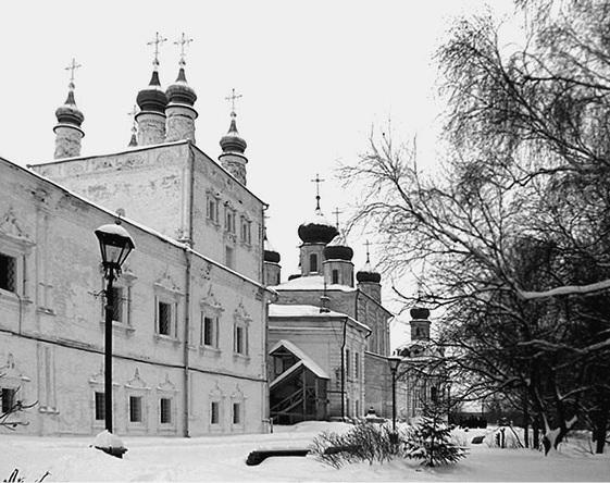 Иллюстрация к книге — Путешествие из Москвы в Ярославль. Москва – Сергиев Посад – Переславль-Залесский – Ростов Великий – Ярославль [_080.jpg]