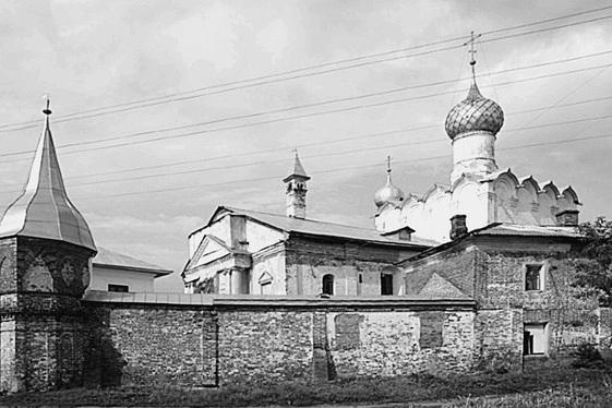 Иллюстрация к книге — Путешествие из Москвы в Ярославль. Москва – Сергиев Посад – Переславль-Залесский – Ростов Великий – Ярославль [_100.jpg]