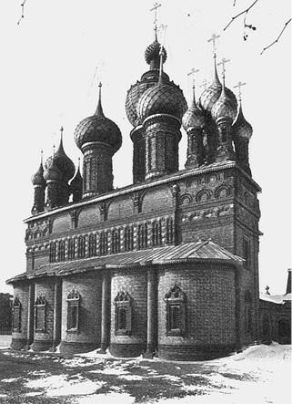 Иллюстрация к книге — Путешествие из Москвы в Ярославль. Москва – Сергиев Посад – Переславль-Залесский – Ростов Великий – Ярославль [_122.jpg]