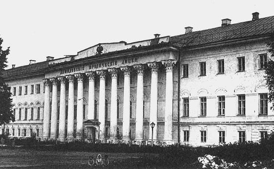 Иллюстрация к книге — Путешествие из Москвы в Ярославль. Москва – Сергиев Посад – Переславль-Залесский – Ростов Великий – Ярославль [_127.jpg]