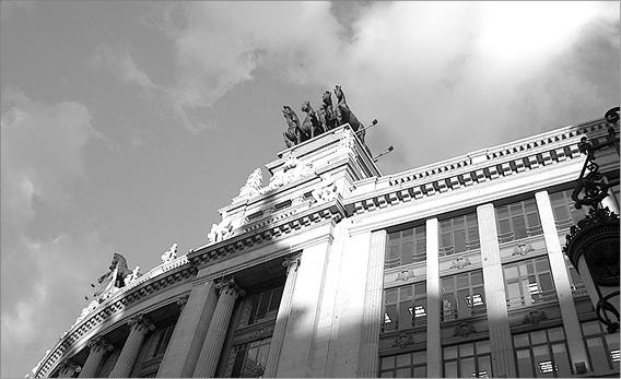 Иллюстрация к книге — Мадрид. Город солнца [_031.jpg]