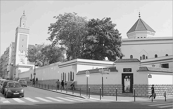 Иллюстрация к книге — Франция. Страна королей и пяти республик  [_045.jpg]