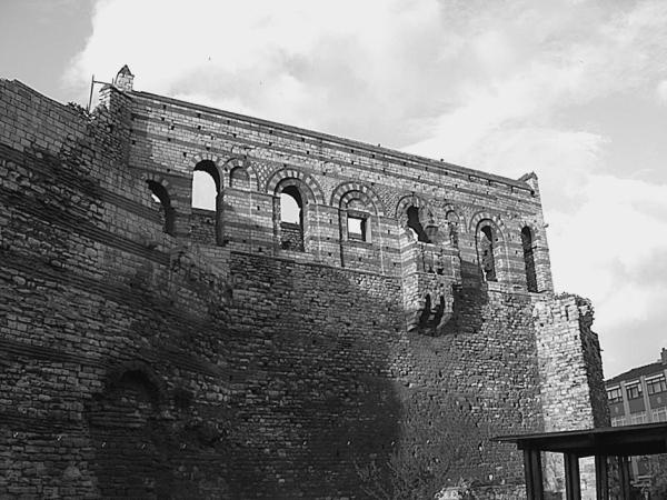 Иллюстрация к книге — Стамбул. Новый Вавилон на берегах Босфора  [_105.jpg]