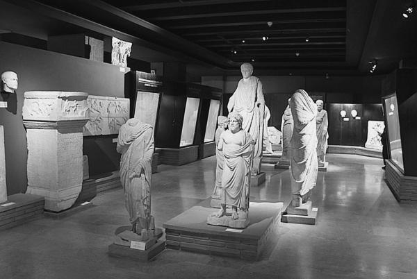 Иллюстрация к книге — Стамбул. Новый Вавилон на берегах Босфора  [_17.jpg]