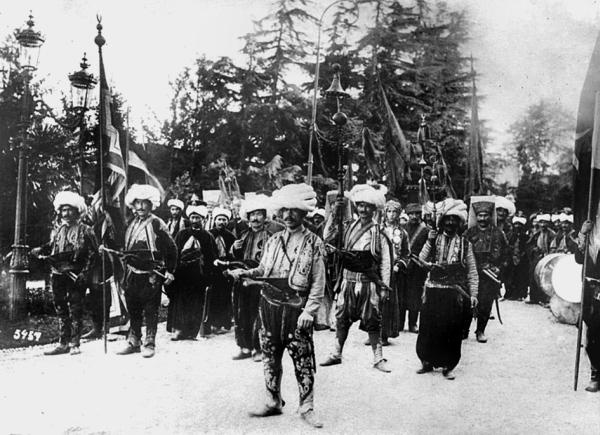 Иллюстрация к книге — Стамбул. Новый Вавилон на берегах Босфора  [_39.jpg]