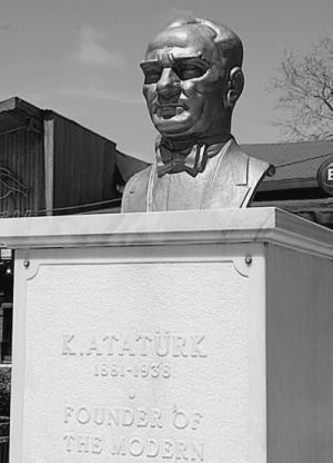 Иллюстрация к книге — Стамбул. Новый Вавилон на берегах Босфора  [_69.jpg]