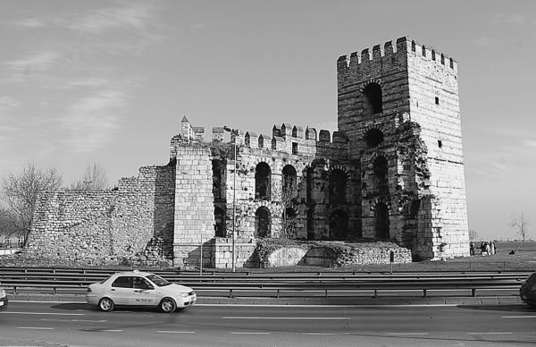 Иллюстрация к книге — Стамбул. Новый Вавилон на берегах Босфора  [_76.jpg]