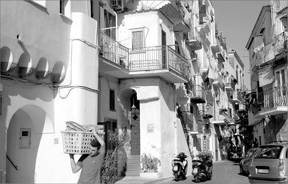 Иллюстрация к книге — Неаполитанская Ривьера. Неаполь. Капри. Искья. Прочида  [_091.jpg]