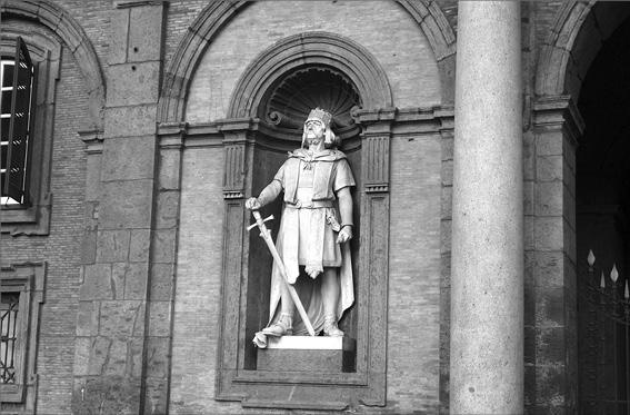 Иллюстрация к книге — Неаполитанская Ривьера. Неаполь. Капри. Искья. Прочида  [_888886.jpg]