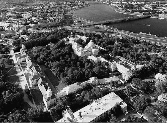 Иллюстрация к книге — Путешествие по храмам и монастырям Санкт-Петербурга  [_031.jpg]